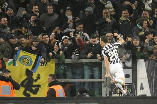 L'esultanza di Lichtsteiner per la rete dell'1-0. Reuters